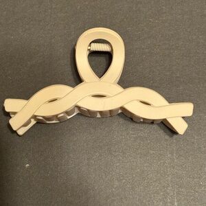Francesca's Collections Beige Claw Clip